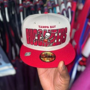 Tampa Bay Buccaneers Fitted Size 7 1/2